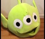 vidéo chat bouche alien peluche