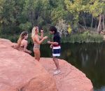 vid�o back flip homme femme rocher eau saut